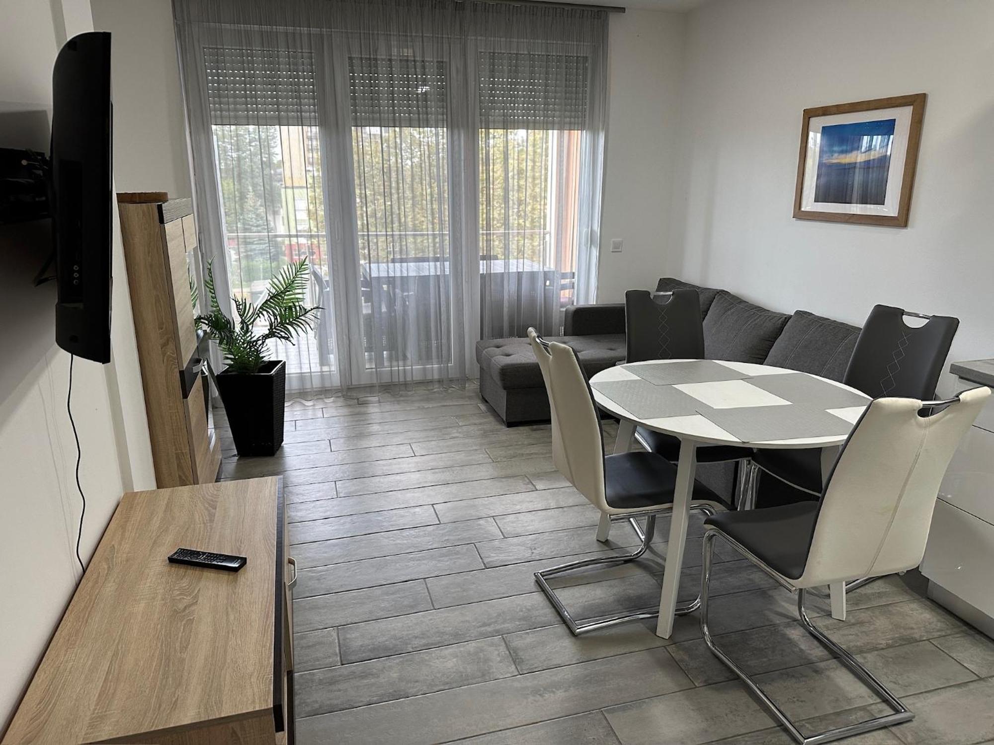 Mifi Apartman Balatonlelle Exterior foto