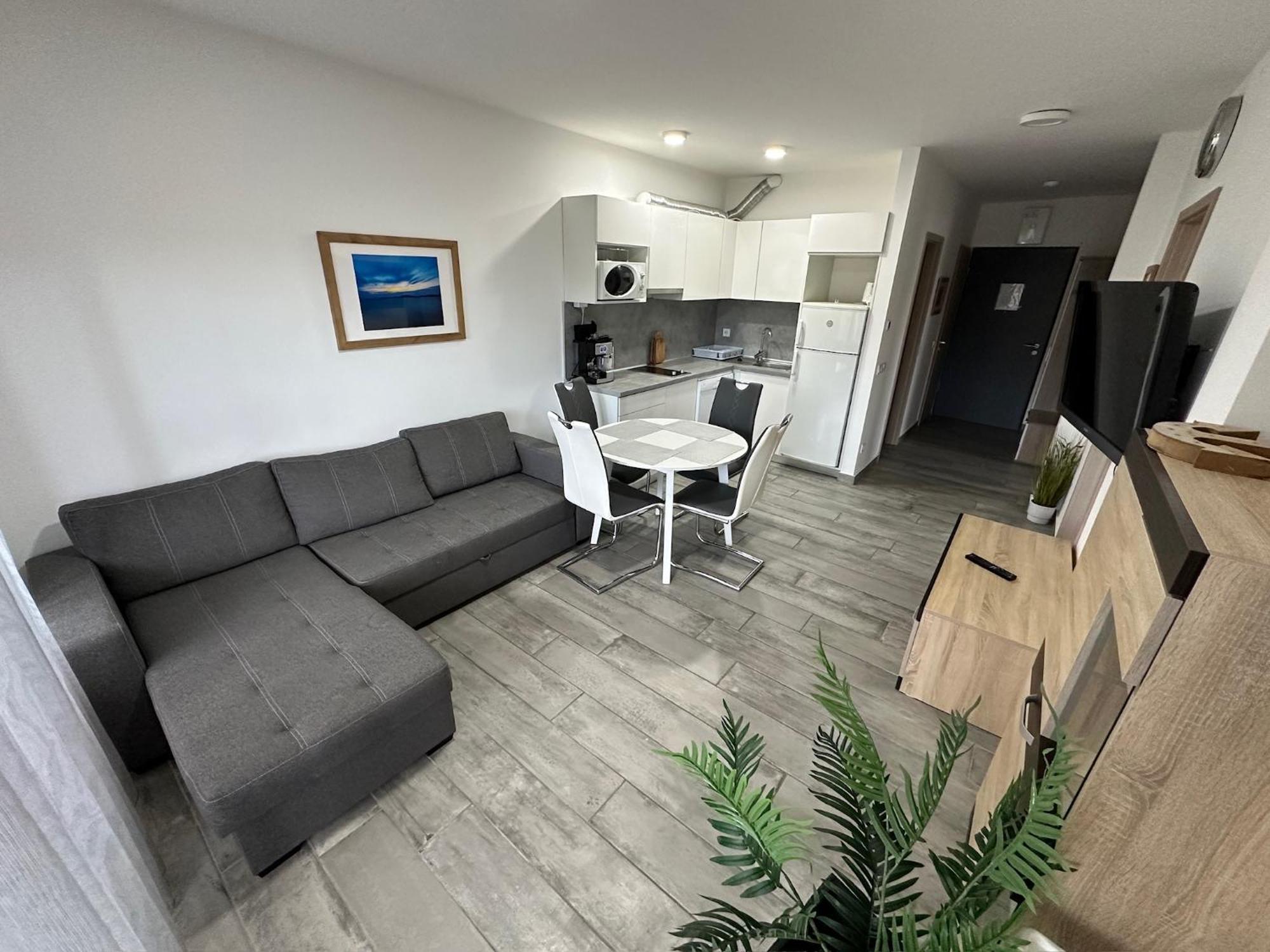 Mifi Apartman Balatonlelle Exterior foto